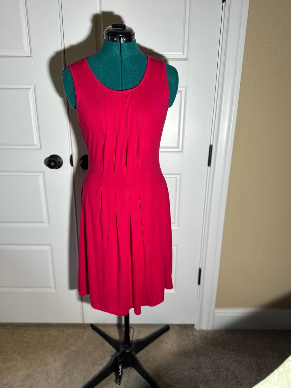 Max Studio 
Sleeveless Red Pleated Mini Dress